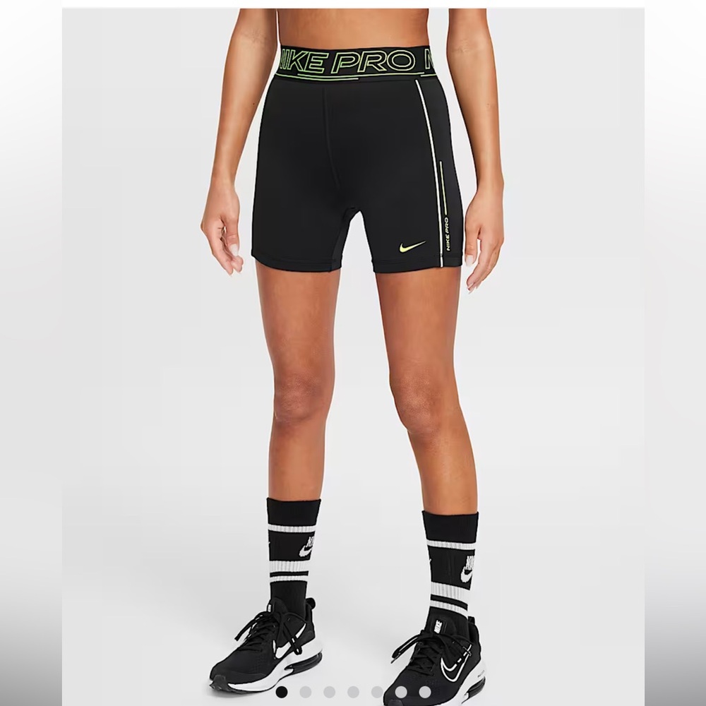 Nike Big Girls' Pro Dri-FIT Logo-Waistband 3" Shorts NWT Size Large